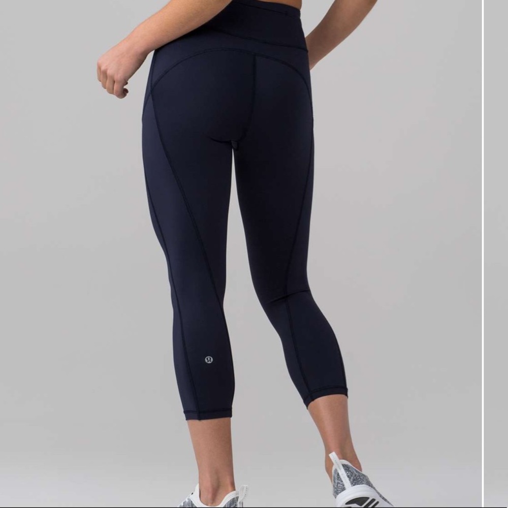 Lululemon final lap crop